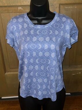 Jaclyn Intimates Blue Short Sleeve Moon Phases Crew Neck Top Size M